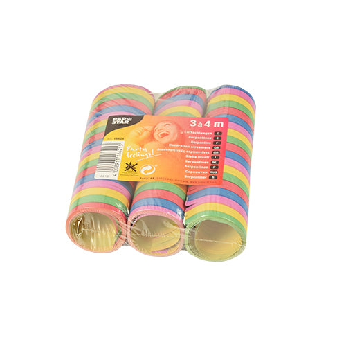 Die vier Party-Luftschlangen 3 Luftschlangen 4m von PAPSTAR GmbH sind in einer folienverpackten Packung mit einem orangefarbenen Etikett mit Produktdetails und einem lachenden Kind verpackt – perfekt für eine hochwertige Dekoration!.