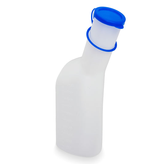 Die ARNOMED Urinflasche ECO Herren von ARNOWA GmbH, hygienisch und praktisch aus transluzentem Kunststoff mit blauem Schraubdeckel und Griff, steht aufrecht - Messmarkierungen seitlich, ideal für Ihren Pflegebedarf.