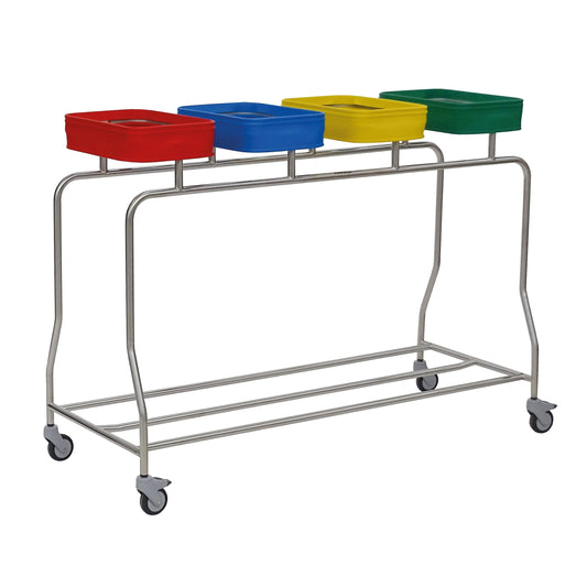 Der Novocal Vierfach Edelstahl-Wäschesammler "Kompakt" von Novocal verfügt über vier farbcodierte, quadratische Deckel - rot, blau, gelb und grün - zum einfachen Sortieren oder Recyceln von Wäsche und ist auf Rädern für eine bequeme Mobilität ausgestattet.