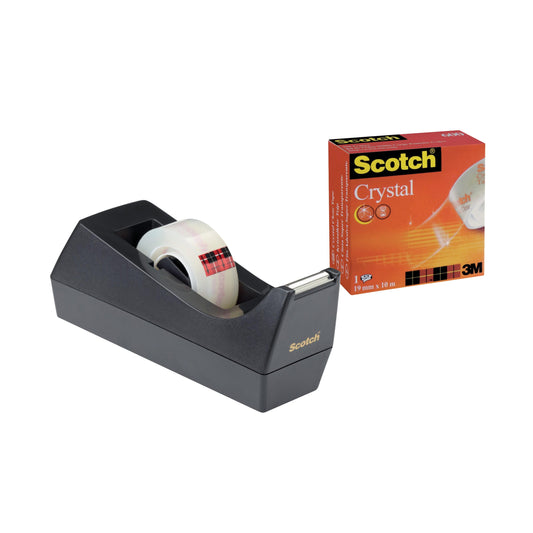Ein Scotch™ C38 Tischabroller schwarz mit einer 19 mm x 10 m Rolle Scotch® Crystal Klebeband von 3M Deutschland GmbH steht neben der orangefarbenen "Scotch Crystal"-Box mit Abbildungen klarer Klebebandrollen.