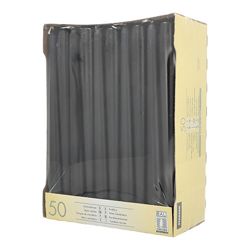 Abgebildet ist eine Pappschachtel mit 50 Starpak Leuchterkerzen (Ø 2,2 cm - 25 cm), wobei die schwarzen Kerzen sauber aufrecht stehen und durch die durchsichtige Plastikverpackung sichtbar sind.