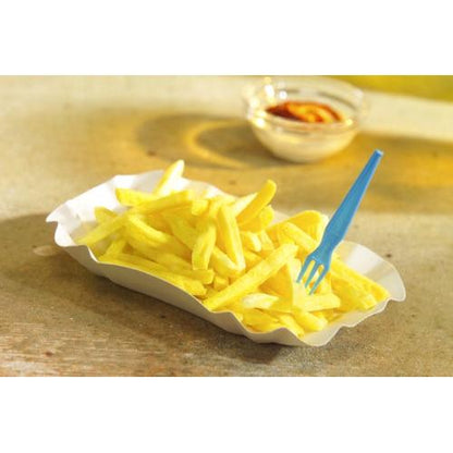 On a square white tray of type PAPSTAR 100 cardboard "pure" from PAPSTAR GmbH lie yellow fries with a blue fork. In the background, there is a glass bowl with dip - ideal for environmentally friendly catering.