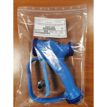 The J2000 spray gun with connection coupling from Diversey Deutschland GmbH & Co. OHG is sealed in blue in a clear bag with a white label and barcode, ideal for professional applications, 1 piece per package.