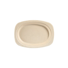 Der Teller oval 22 cm, Braun aus Bagasse von Duni GmbH ist ein umweltfreundlicher, biologisch abbaubarer Einwegteller mit glatter Oberfläche und leicht erhöhtem Rand, robust und in einer Packung mit 50 Stück erhältlich.