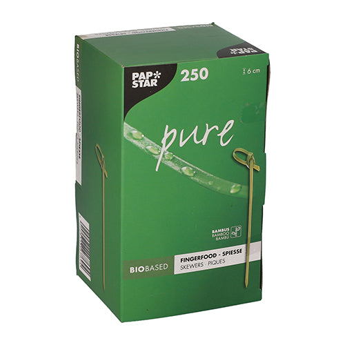 The green box "PAPSTAR 250 Fingerfood - Picker 'pure'" of PAPSTAR GmbH contains 250 environmentally friendly, biodegradable bamboo skewers (6 cm), ideal for finger food. The packaging highlights sustainable use with a skewer image on the box.