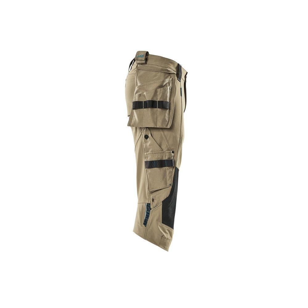 Three-quarter length trousers, hanging pockets, stretch three-quarter length trousers, light khaki