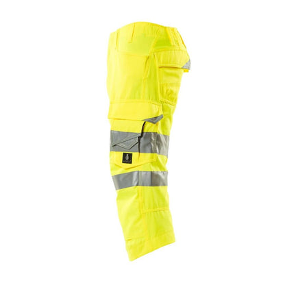 Three-quarter length trousers with knee pockets Three-quarter length trousers