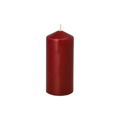 Ein Set mit 10 Starpak Stumpenkerzen (Ø 40 mm · 90 mm) in leuchtendem Rot mit weißen Dochten, aufrecht stehend – ideal für Hochzeiten oder um Ihrem Ambiente eine gemütliche Note zu verleihen.