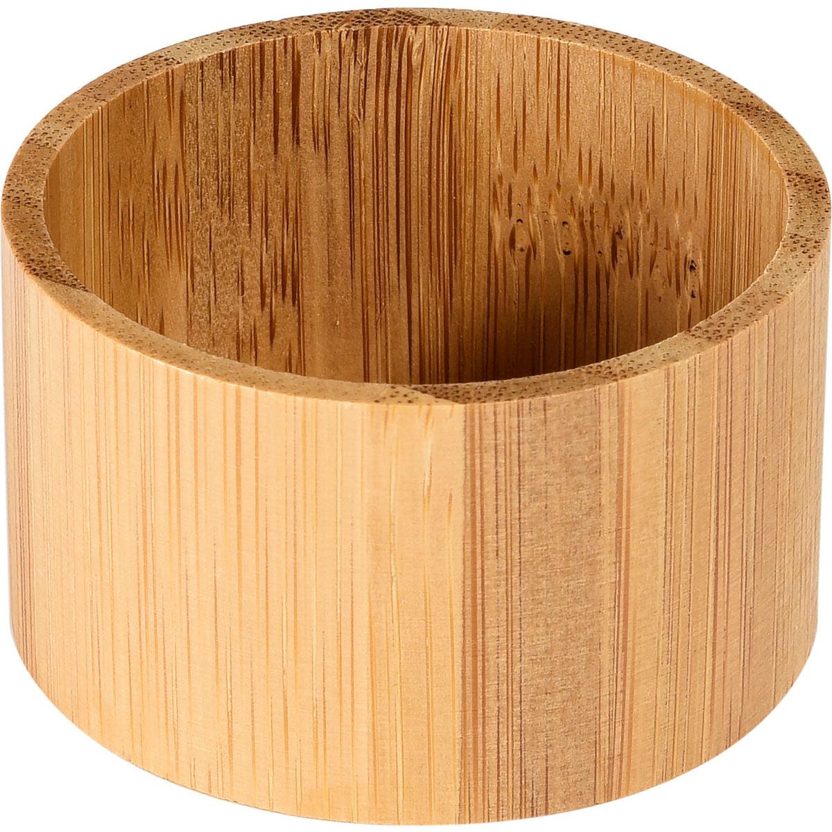 Is gabhálas stylish nua-aimseartha é an sealbhóir coinneal LED bambú ó Duni GmbH (mini 33x57 mm, 8 bpíosa) le grán infheicthe - folamh agus léirithe ar chúlra bán.