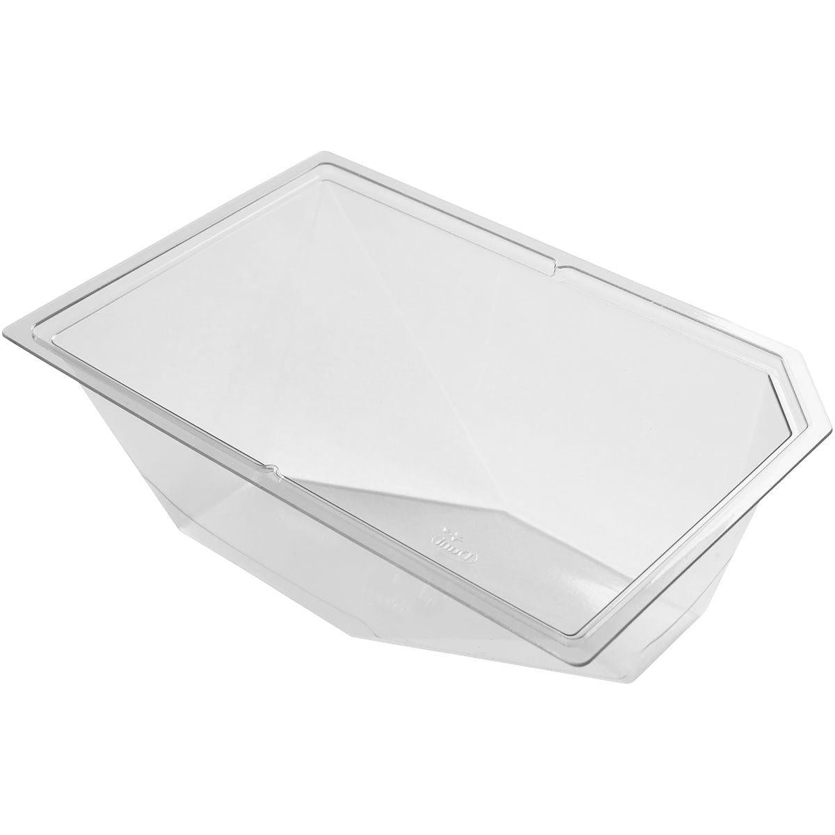 Eine transparente Schale Polardeli rPET Grand 750 ml (175x115x69 mm) von Duni GmbH ist schräg auf einem weißen Hintergrund abgebildet. Die Packung enthält 450 Stück.