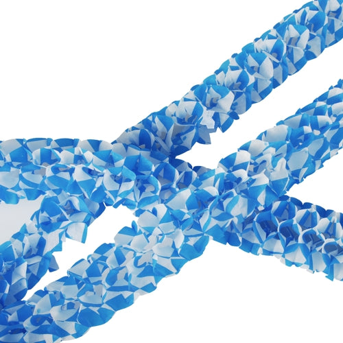 Gartheagmháil de PAPSTAR 2 ghirlandán páipéir ó PAPSTAR GmbH, le bláthanna páipéir gorm-bán i sraitheanna mar mhaisiúchán féile os comhair cúlra bán.