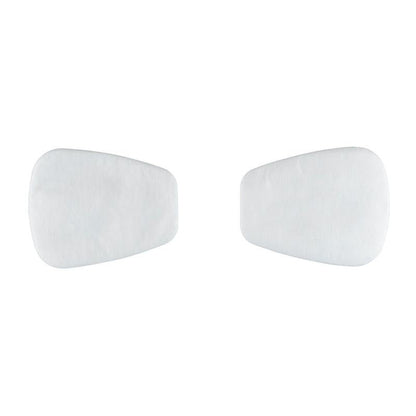 Tá dhá scagaire cáithníní bán, dronuilleogach 3M™ 5925, P2 ó 3M Deutschland GmbH suite taobh le taobh ar chúlra bán soladach - iontach chun cosaint i gcoinne deannaigh. Tá 10 péire/pacáiste (1 píosa) sa phacáiste.