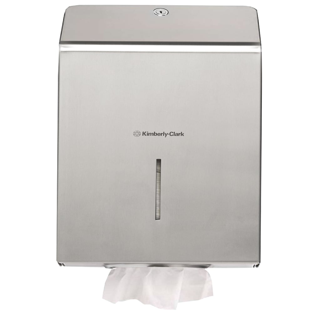 Der Kimberly-Clark Professional™ Handtuchspender aus Edelstahl von Kimberly-Clark GmbH ist wandmontiert und sorgt für hygienisches Händetrocknen mit einem sichtbaren weißen Papierhandtuch am unteren Ausgabefach.
