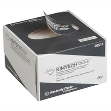 The image shows a white-and-gray Kimberly-Clark GmbH Kimtech® Science Precision Wipes tear-off box (small, 30 boxes x 286 wipes) with a partially pulled-out wipe, on which the trademark and product information are displayed.