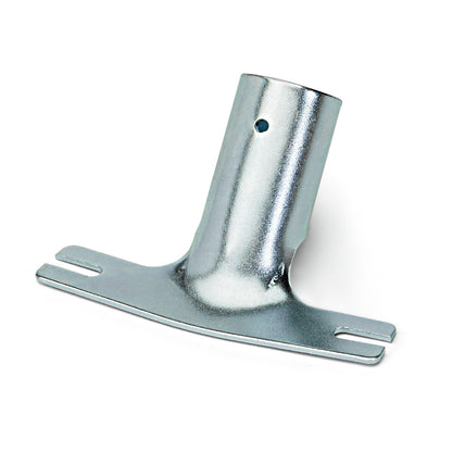 Der Nölle Profi Brush Metallstielhalter geschlitzt von Nölle Profi Brush Bürsten- & Pinseltechnik e.K. hat einen geschlitzten, flachen Boden und ein abgewinkeltes, zylindrisches Rohr, das sich perfekt für die Montage und Befestigung von Reinigungsgeräten wie der Nölle Profi Brush eignet.