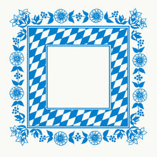 Die Dunicel Mitteldecke 84x84 cm von Duni GmbH zeigt ein blau-weißes Bayerische Raute-Muster mit blauen Blumenakzenten am Rand, ideal für das Oktoberfest, und wird in einer 100er-Packung geliefert. Die Mitte ist blanko für den vielseitigen festlichen Einsatz.