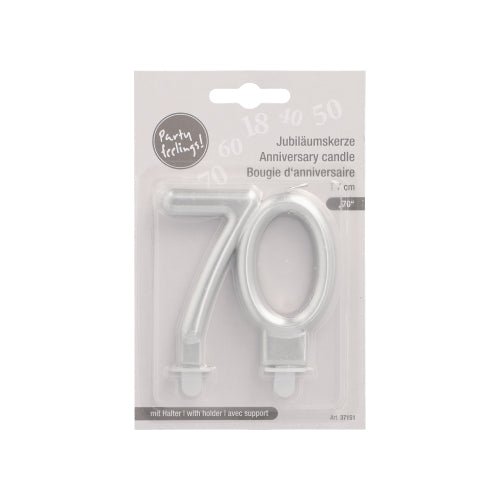 The PAPSTAR GmbH anniversary candles with holder 7 cm "silver" are silver anniversary candles in the shape of "70", with multilingual packaging and supplied holders for easy setup.