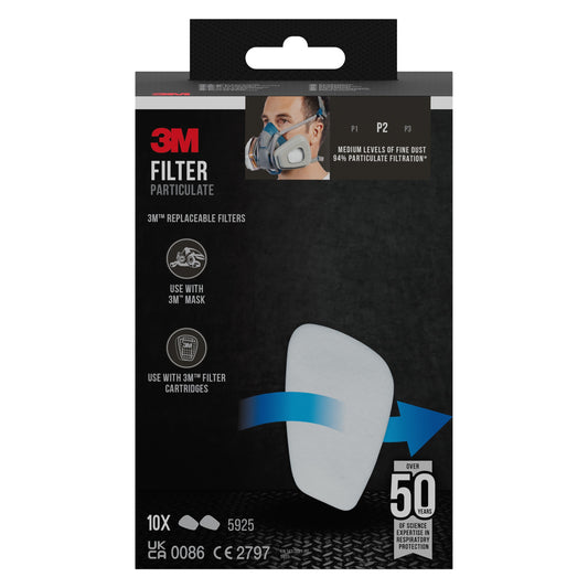 Vorderseite einer 3M™ Partikelfilter 5925, P2-Verpackung der 3M Deutschland GmbH mit einer Abbildung des Filters, einer Person, die eine 3M-Maske trägt, sowie Angaben zur Kompatibilität, zur P2-Filterstufe und zur Packungsgröße von 10 Paar.