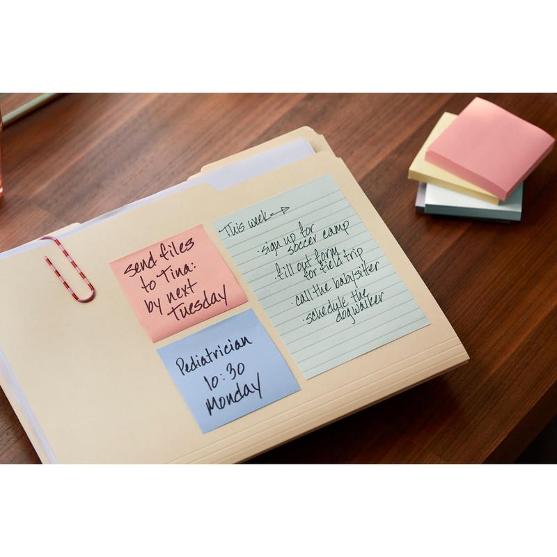 A briefcase on a wooden desk with three Post-it® Recycling Notes (38mm x 51mm, 100% PEFC, 3M Germany GmbH): Send files to Tina by next Tuesday, a pediatrician appointment on Monday at 10:30 AM, and a weekly checklist. A stack of notes is nearby.