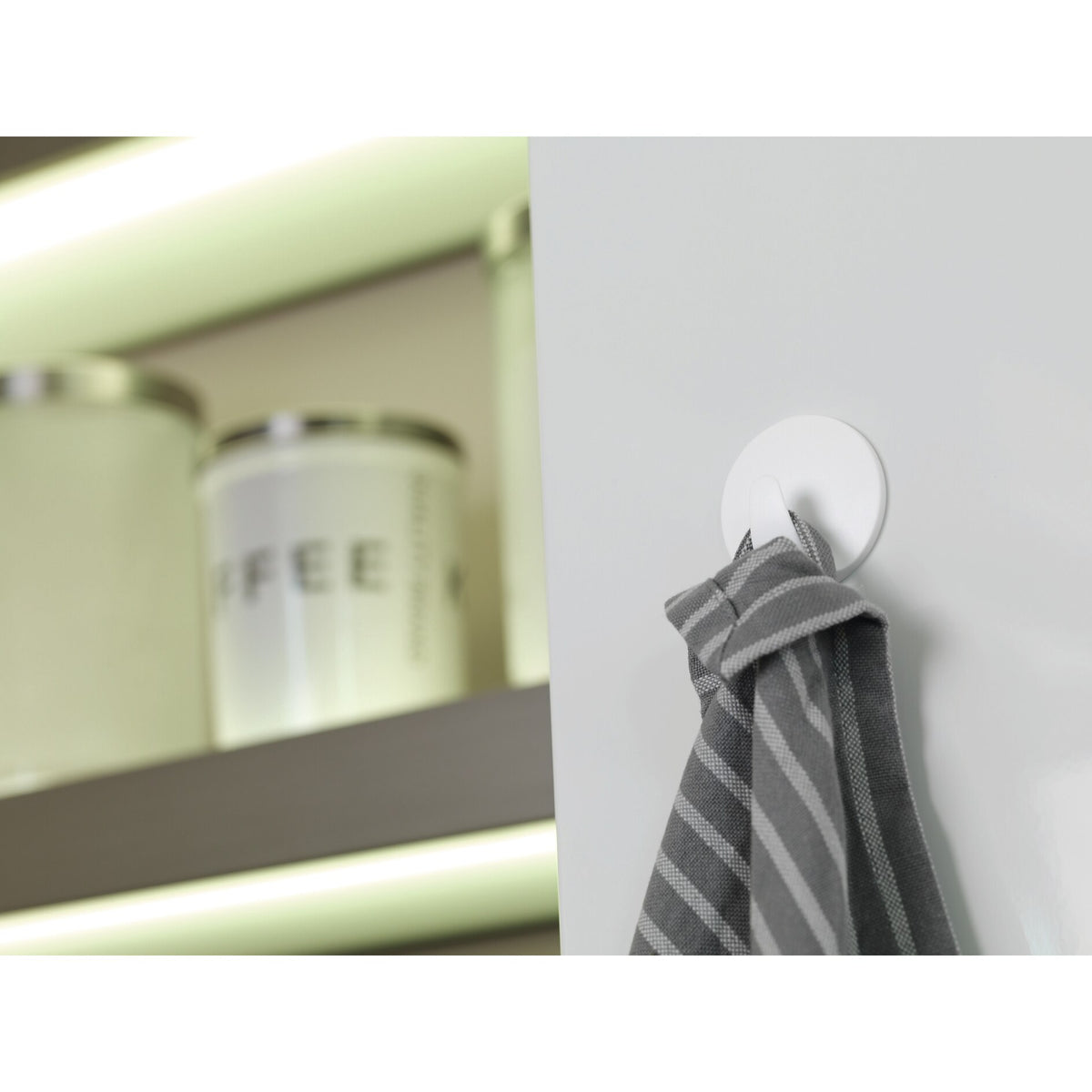 tesa Powerstrips Haken Small Rund – Anwendung