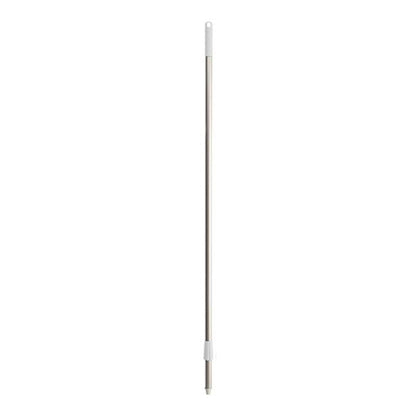 The aluminum handle (1450 mm) from Diversey Deutschland GmbH & Co. OHG is a sturdy metal handle for brooms, scrubbers, and squeegees, with a white plastic cap with a hanging hole, depicted against a white background.