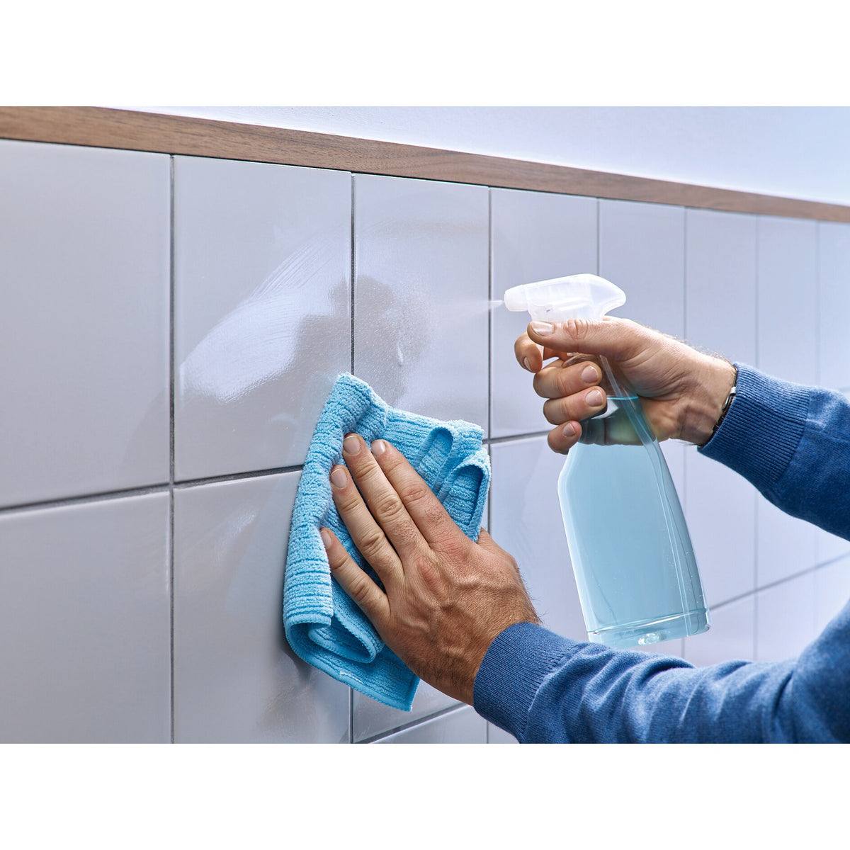 tesa Ultra-Strong Mounting Tape for Tiles and Metal, White, Up to 100 kg/m – Applications