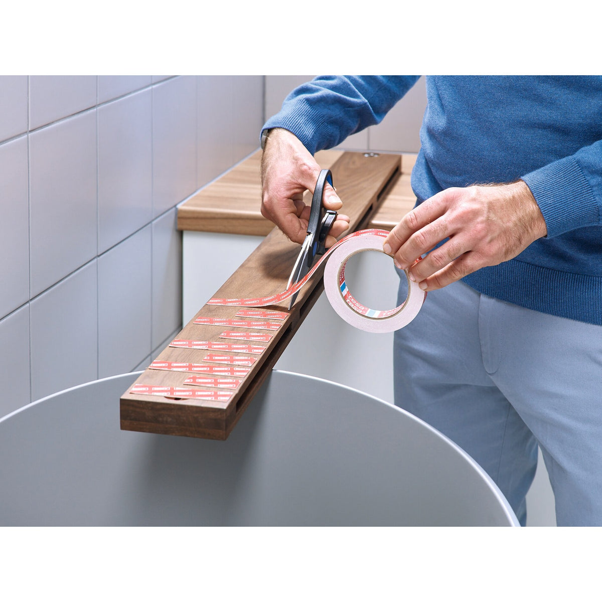 tesa Ultra-Strong Mounting Tape for Tiles and Metal, White, Up to 100 kg/m – Applications