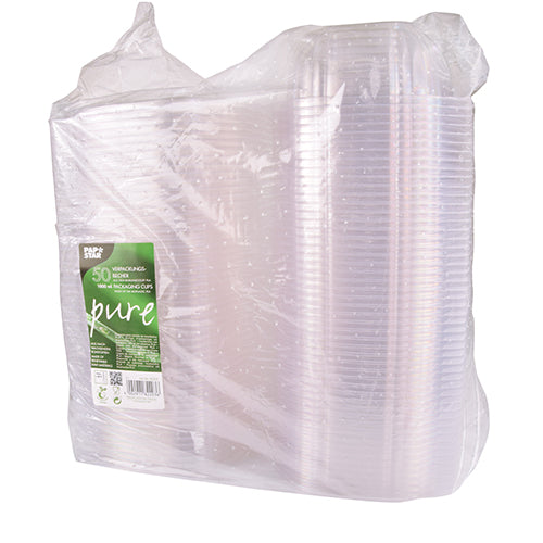 Pacáiste fillte i scannán plaisteach trédhearcach le 50 PAPSTAR 'pure' soiléir criostail PLA mias bia mín agus sailéad le clúdaigh fillte, le lipéad glas-bán ar an tosaigh le trádmharc agus faisnéis athchúrsála de chuid PAPSTAR GmbH.