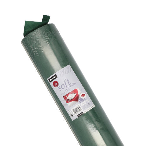 Eine gerollte grüne Schaumstoffunterlage, eingewickelt in eine Plastikverpackung mit einem Etikett, auf dem die Marke „Starpak“, der Produktname „Tischdecke, stoffähnlich, Vlies ‚soft selection‘“ und ein Bild der Unterlage zu sehen sind, die unter dem Bodenbelag verwendet wird.