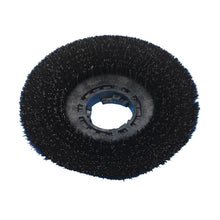 The spray brush (Ø 43 cm) from Diversey Deutschland GmbH & Co. OHG is a black scrubbing head with stiff bristles and a central mounting hole, suitable for TASKI ergodisc models 165, 200, duo, and 400. Package: 1 piece.