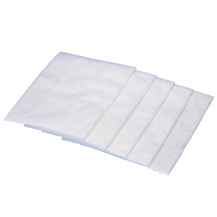 Cúig phaidéad micreascagaire bán de chuid Diversey Deutschland GmbH & Co. OHG do Ergodisc/Jet 38/50 agus comhla asúite 230V atá cruachta ar chúlra aon-dathach agus a léiríonn a struchtúr bog veise. Díolta i gcartán le 5 phacáiste.