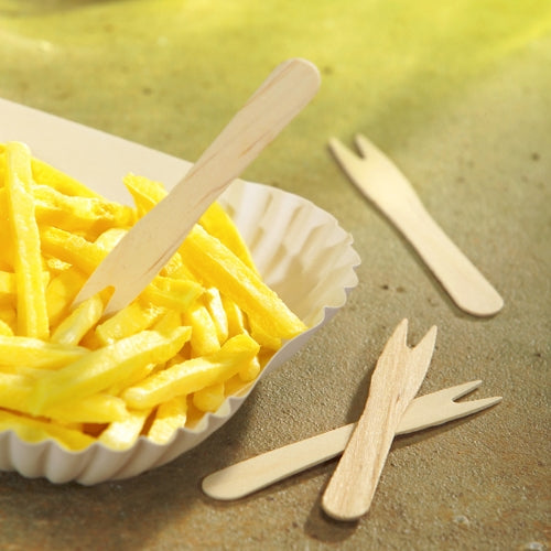 Enjoy your fries with the PAPSTAR wooden French fry forks "pure", 8.5 cm - the 50-pack is perfect for sharing. The French fry forks from PAPSTAR GmbH are made of wood and come in a practical bag.