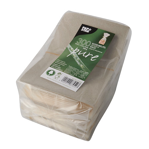 A transparent package with 300 pieces of "pure" cellophane bags from PAPSTAR GmbH, biodegradable and compostable, ideal for sustainable packaging.