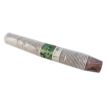 Tá beart trédhearcach, pacáilte i plaisteach ina bhfuil cupáin deoch bán PAPSTAR 80, páipéar "Pure Joy" ó PAPSTAR GmbH, le taobh istigh donn agus lipéad glas, a chomhcheanglaíonn comhfhios don chomhshaol agus dearadh nua-aimseartha.