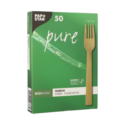 A green box of PAPSTAR GmbH forks made of bamboo "pure", 16.5 cm, environmentally friendly in cardboard tray (50 pieces), with a bamboo fork image and water droplets on bamboo stem on the front.