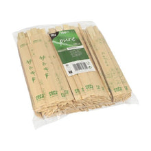 A clear plastic bag that PAPSTAR The package contains 100 pairs of "pure" bamboo chopsticks (21 cm), each individually wrapped in plastic. The green-and-white label displays product information, a barcode, and the brand name.