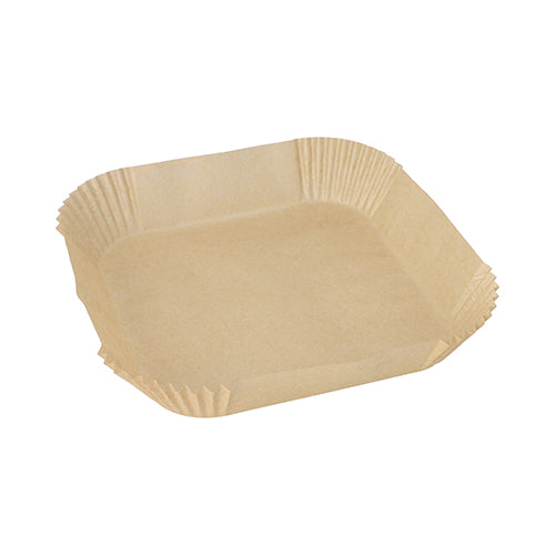 Tá na 100 páipéir bácála do fhriochtóirí aer te dronuilleogacha de chuid PAPSTAR GmbH neamhbhlite, donn, páipéir bácála cearnógacha le taobhanna rocach agus dromchla neamhghreamaitheach, idéalach do fhriochtóirí aer te. Léirithe ar chúlra bán.