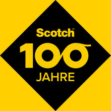 Eine schwarze Raute mit gelbem Rand zeigt das Scotch® Teppichklebeband-Logo der 3M Deutschland GmbH und die mit Klebeband stilisierte Zahl 100, darüber "JAHRE" auf gelbem Grund.