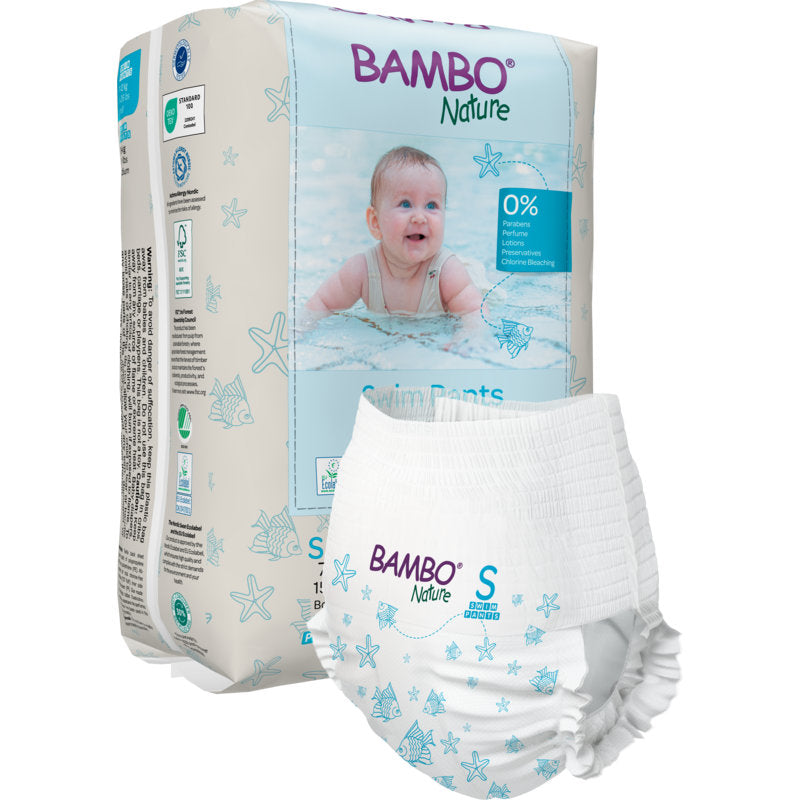 Taispeánann na clúidíní snámha Bambo Nature, Gr. S, 7-12 kg (12 phíosa) ó Abena Re-Seller GmbH leanbh ag snámh ar an éadan agus bríste snámha le móitífeanna réalta mara agus sliogáin gorma éadroma - foirfe do spraoi uisce do do leanbh!.