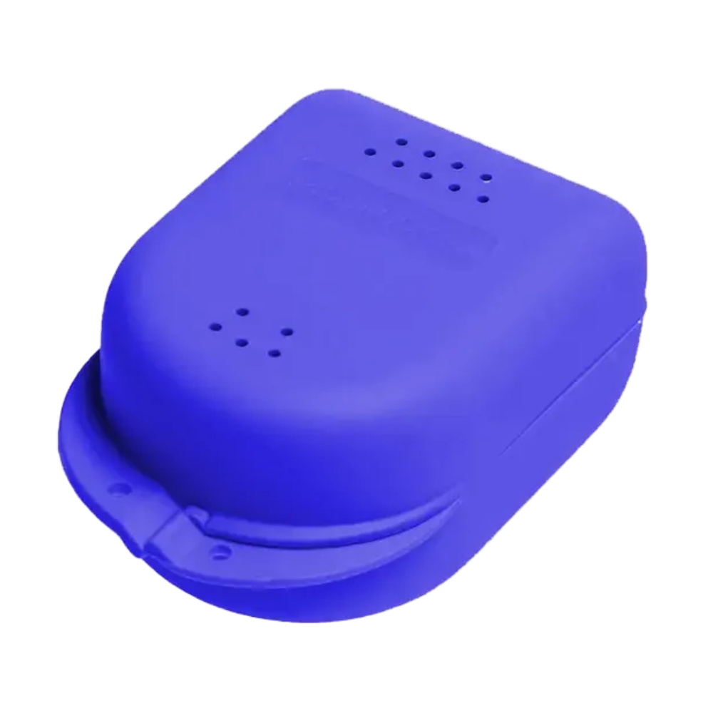 Bosca fiaclóireachta AMPri PP do leanaí, ar fáil i ndathanna éagsúla agus le toisí 90 x 60 x 45 cm, is bosca stórála dronuilleogach gorm é le clúdach fillte déanta as polapróipiléin buan. Tá poill aerála bheaga ar an mbarr aige agus tá sé deartha le haghaidh marthanacht agus feidhmiúlacht.