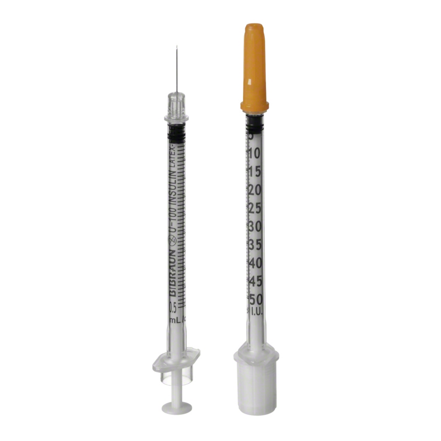 Two medical syringes stand upright. The left one, an B. Braun Omnican® 50 single-use insulin syringe from B. Braun Deutschland GmbH & Co. KG, has no cap and the measurements are clearly visible, while the right syringe is equipped with an orange cap. Both have a transparent cylinder and fine needles.