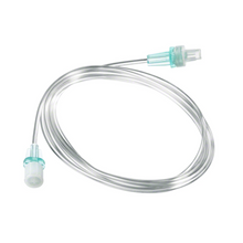 Die 200 cm lange B. Braun Original Perfusor® Leitung Typ Standard ist sauber in einer Schleife auf der weißen Oberfläche darunter angeordnet und verfügt über einen transparenten medizinischen Schlauch mit blauen Anschlüssen an jedem Ende. Er wird wahrscheinlich für die Infusionstherapie oder den Flüssigkeitstransfer verwendet und stammt von B. Braun Deutschland GmbH & Co. KG.