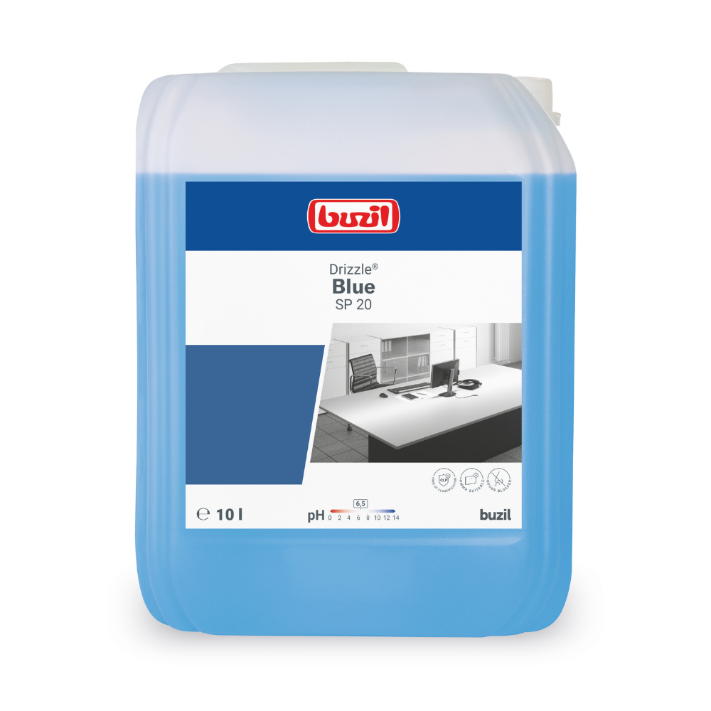 A 10-liter container of the surface cleaner Buzil Drizzle® Blue SP 20 from BUZIL-WERK Wagner GmbH & Co. KG in blue color has a pH value of 8.5. The label shows the brand logo and product name as well as the image of a clean office desk to highlight the excellent material compatibility.