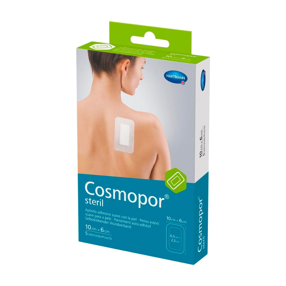 Bosca plástar créachta steiriúil Hartmann Cosmopor® Wundverband. Tá íomhá de bhean ann atá ag cur binde ar a gualainn le haghaidh cúram créachta iar-oibríochtúil. Tá sonraí méide ar an bpacáistiú agus luaitear go bhfuil an táirge steiriúil.