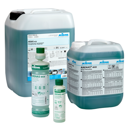 Tá ceithre choimeádán den Kiehl ARENAS-eco Flúirseach Níocháin Leachtach ó Johannes Kiehl KG - dhá próca mór agus dhá bhuidéal níos lú - feistithe le pacáistiú lipéadaithe agus leacht gorm-uaine atá neamhdhíobhálach don chomhshaol.