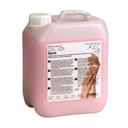 I gcoimeádán plaisteach bándearg 5-lítear le clúd bán, atá lipéadaithe i dteangacha éagsúla, tá an Kiehl Opysat Handwasch-Lotion de chuid Johannes Kiehl KG, gallúnach pH-neodrach le haghaidh glanadh láimhe go réidh.