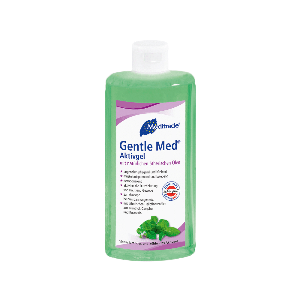Buidéal 500 ml de Meditrade Gentle Med® Aktivgel ó Meditrade GmbH, ina bhfuil glóthach ghlasa fionnuar a bhfuil olaí riachtanacha nádúrtha cosúil le meatán agus rosemary ann. Tá clib Ghearmánach comhlánaithe ag dúnadh bán a fhillteann.