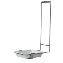 Der AMPri Schalenhalter aus Edelstahl ist passendes Zubehör für alle 500 ml Desinfektions- und Seifenspender mit herausnehmbarer Kunststoffschale, ideal als Wandspender Zubehör. 1 Stück.