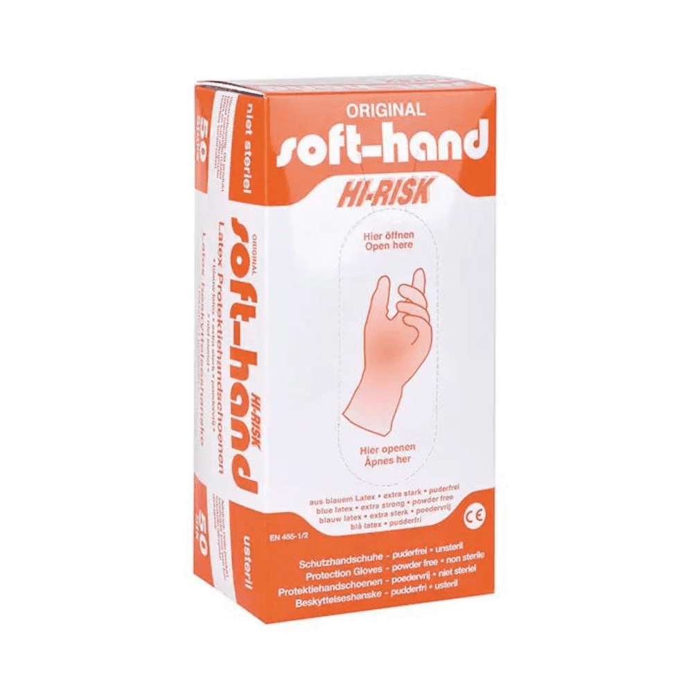Tá bosca „Soft-Hand HI-RISK Latexhandschuhe – 50 Stück“ ó Servoprax GmbH den chuid is mó i ndath oráiste agus bán agus taispeánann sé íomhá de lámh i lámhainní. Tá an téacs ilteangach, lena n-áirítear „Lámhainní cosanta sa saotharlann“, le feiceáil go soiléir.