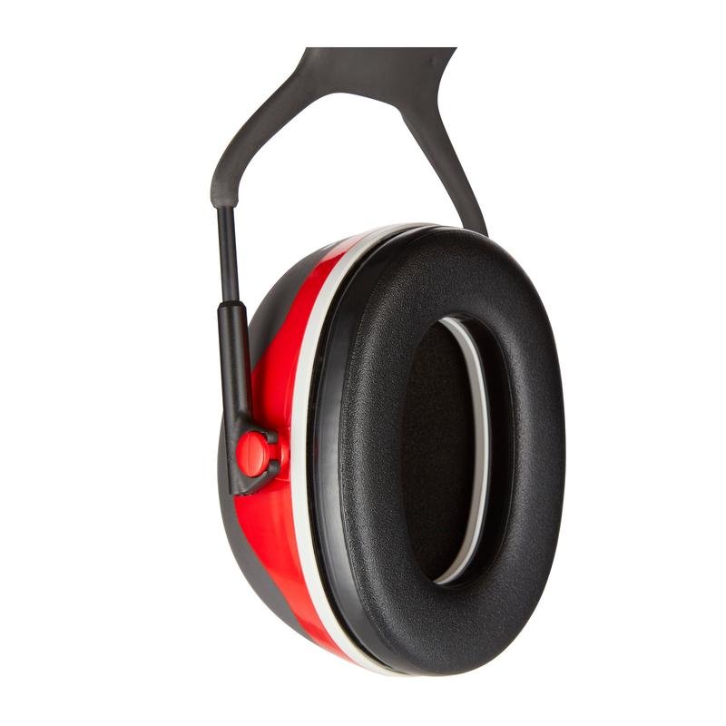 Close-up of a 3M™ PELTOR™ Comfort Earmuffs from 3M Deutschland GmbH in red and black colors with a padded hearing protection cushion on a white background.